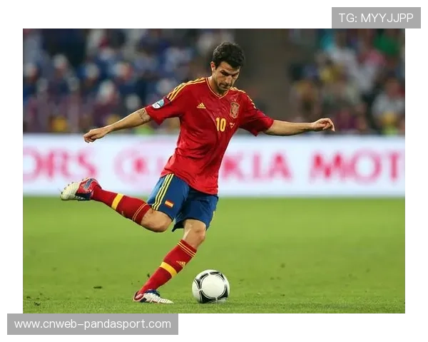 法布雷加斯投身教育事业 参与编写足球教材获广泛赞誉 法布雷加斯投身教育事业 参与编写足球教材获广泛赞誉