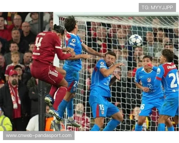 范戴克乌龙球折射破门,VAR确认越位进球无效 范戴克乌龙球折射破门,VAR确认越位进球无效